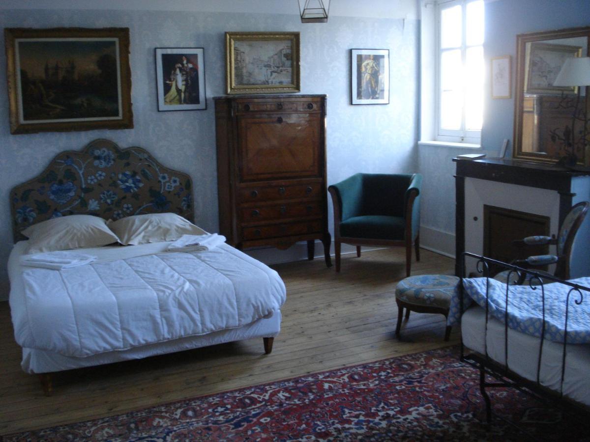 トネール Le Chevalier D'Eon Bed & Breakfast エクステリア 写真