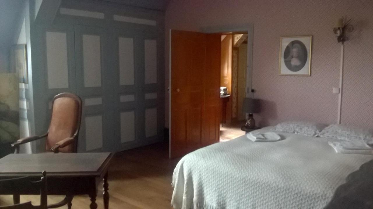 トネール Le Chevalier D'Eon Bed & Breakfast エクステリア 写真