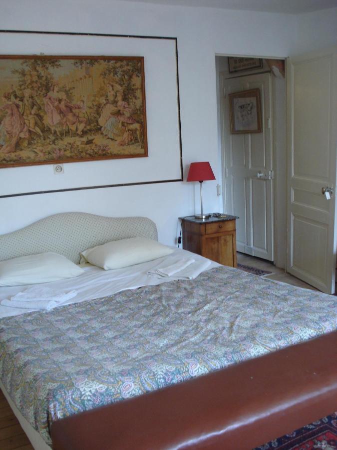 トネール Le Chevalier D'Eon Bed & Breakfast エクステリア 写真