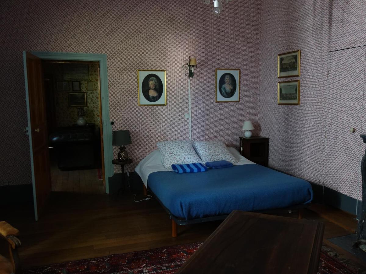 トネール Le Chevalier D'Eon Bed & Breakfast エクステリア 写真