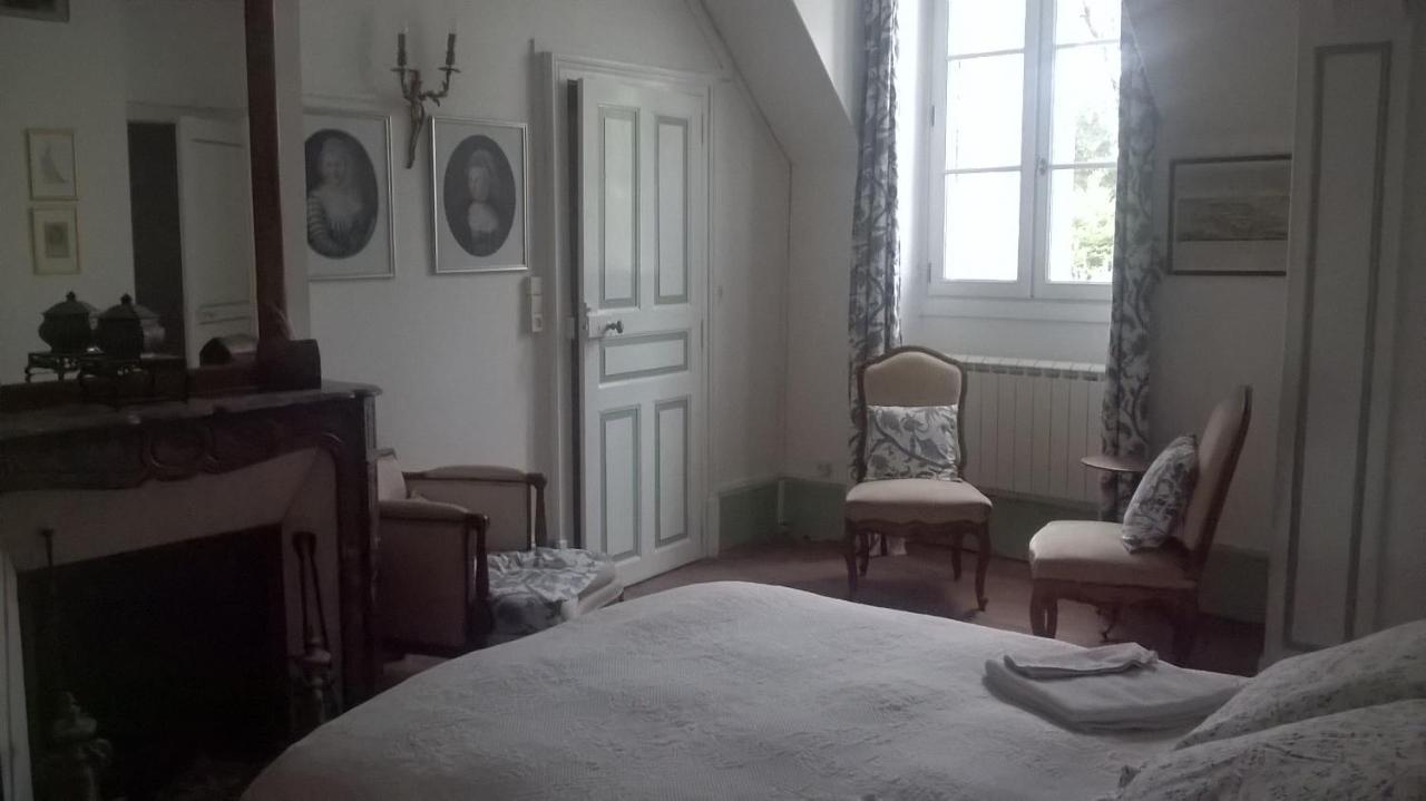 トネール Le Chevalier D'Eon Bed & Breakfast エクステリア 写真